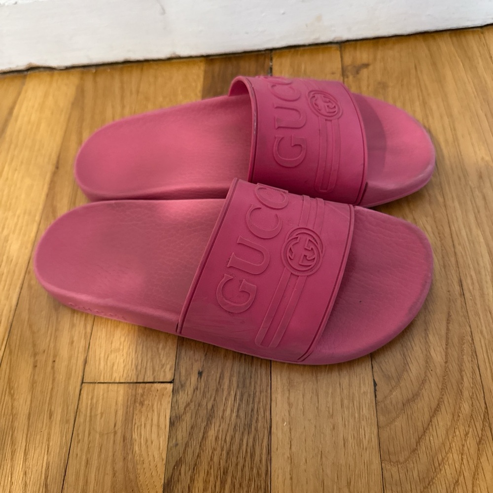 Gucci Fuchsia Slide Sandals